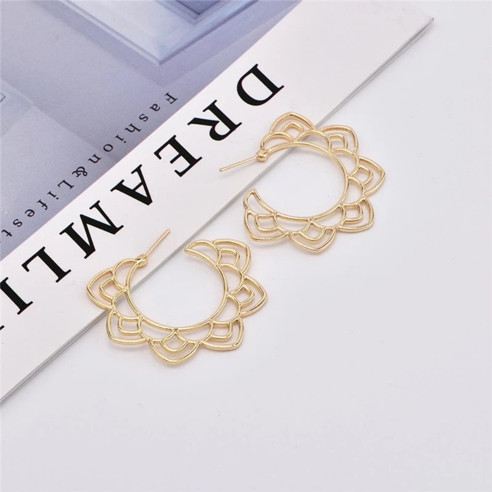 ✨ FLOWER MANDALA HOOP BOHO EARRING✨GOLD